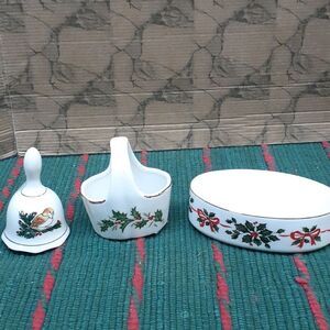 holly berry  Christmas accents for all rooms-3-pc bundle